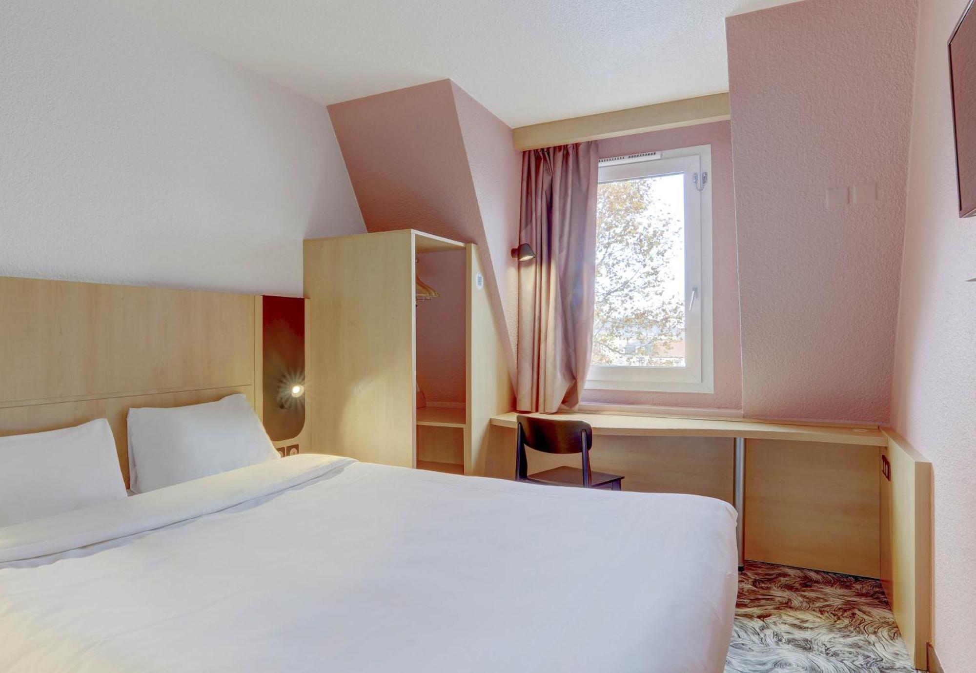 ibis Montluçon Exterior foto