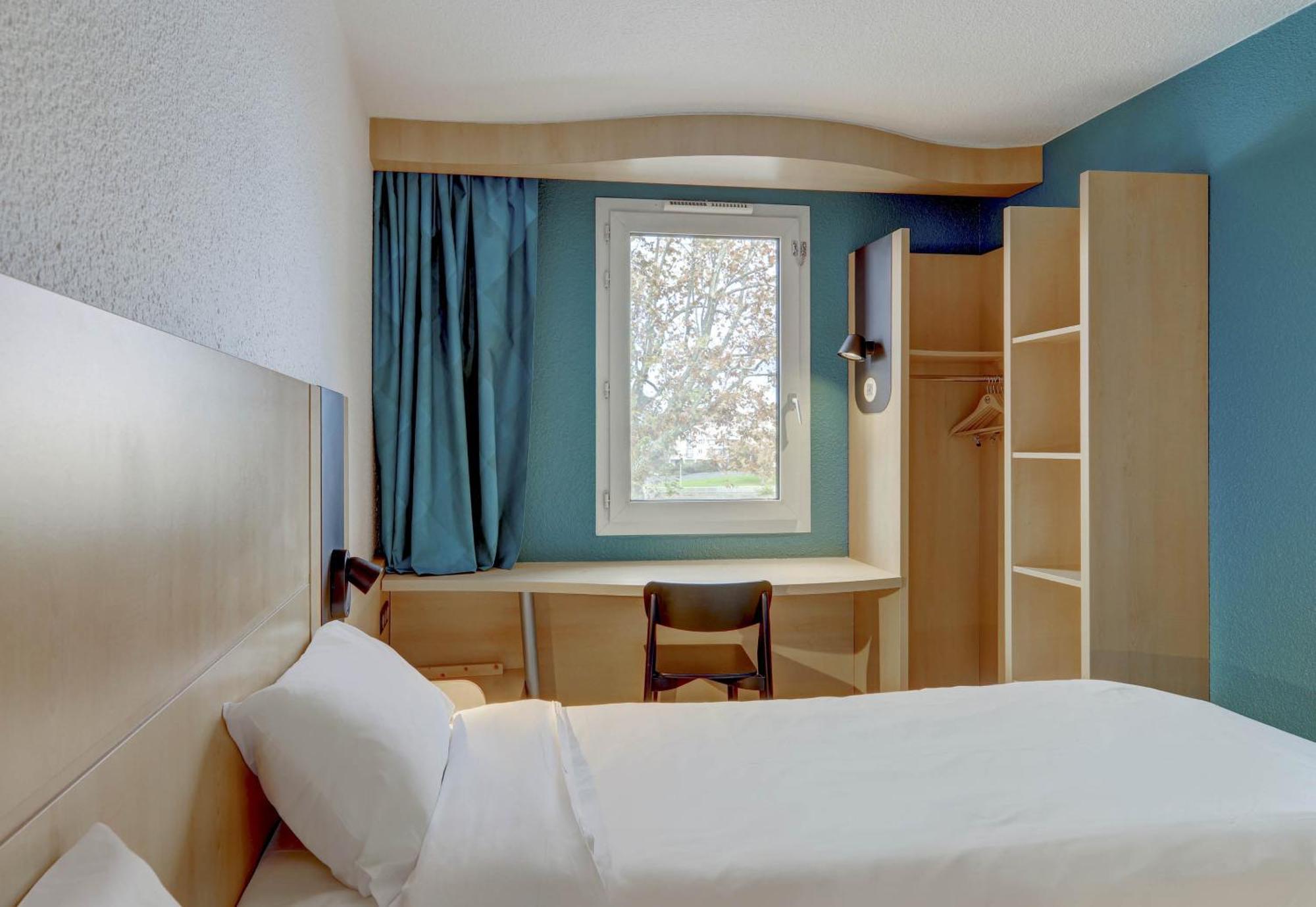 ibis Montluçon Exterior foto