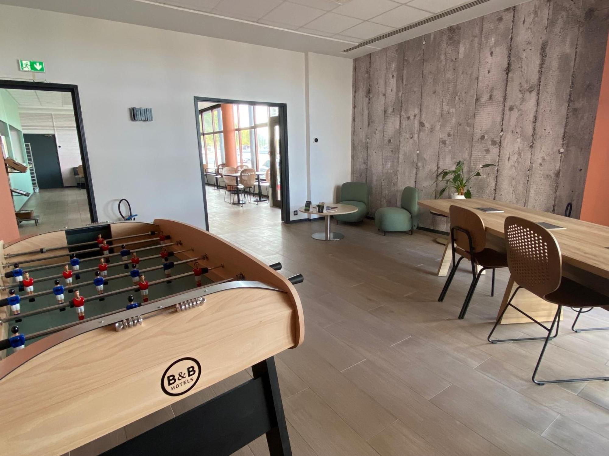 ibis Montluçon Exterior foto