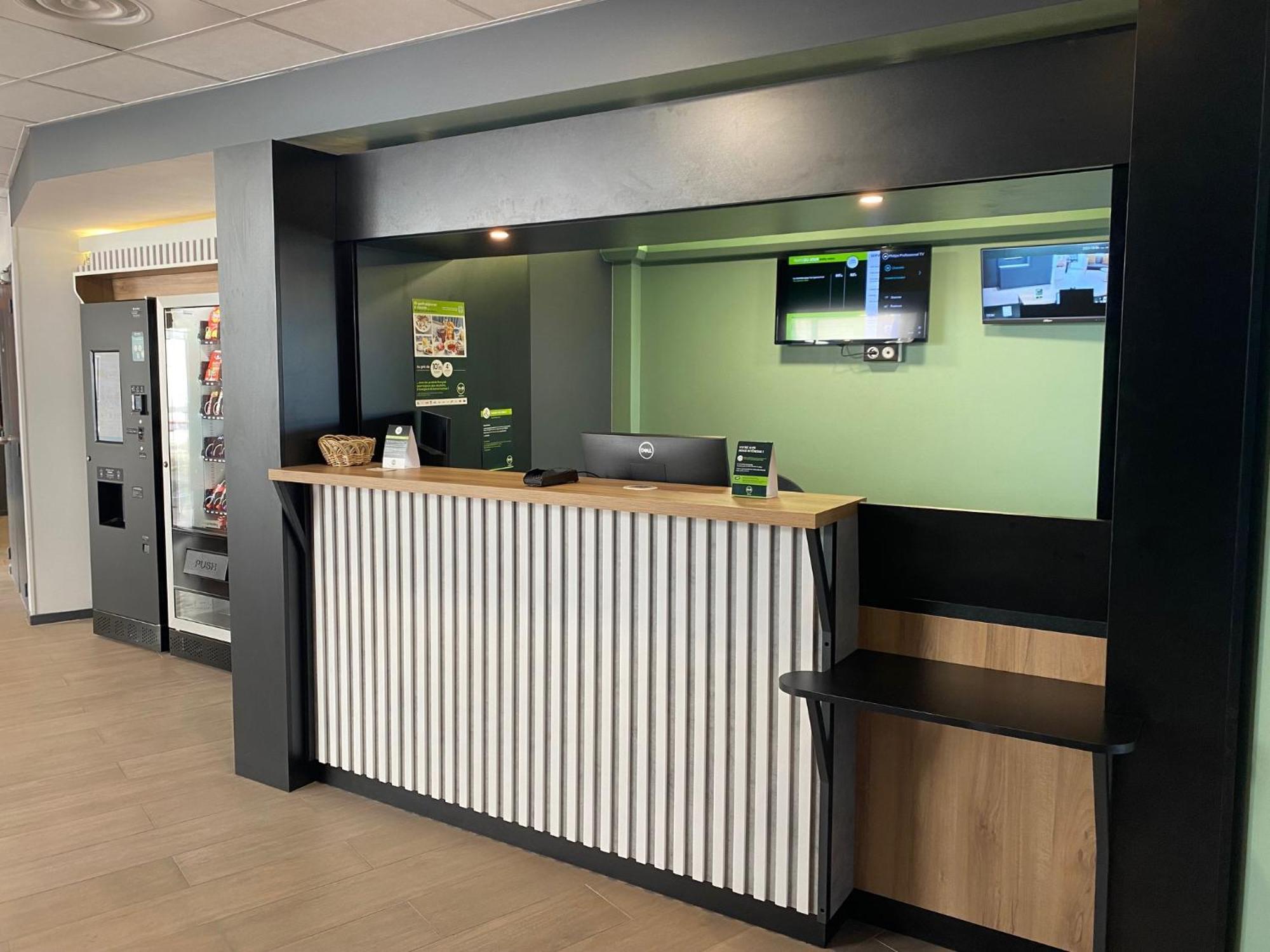 ibis Montluçon Exterior foto