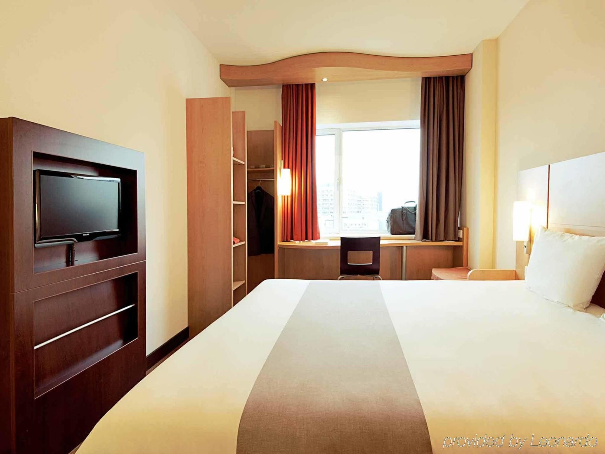 ibis Montluçon Exterior foto
